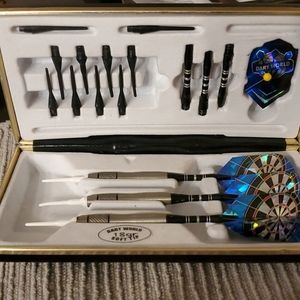 Professional darts set with case